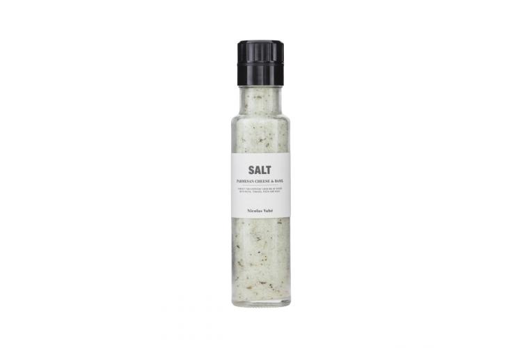 Salt med parmesanost og basilikum